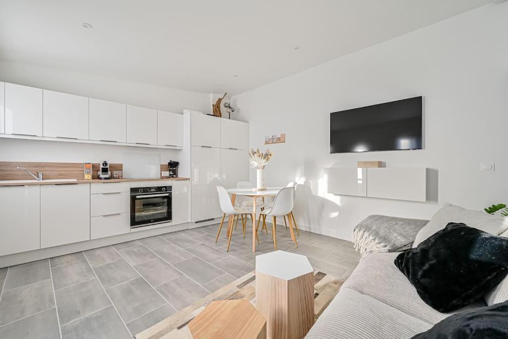 La Parenthese Apartment เกลย์-ซูยี ภายนอก รูปภาพ